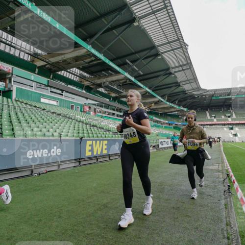 05.10.2025 - 20. swb-Marathon Bremen Michael Burmester http://msf.ph/oto/9225933 05.10.2025 10:42:14 Laufen im Stadion 7069, 8225, 8533, 8865, 9212, 9276, 9481, 9519, 9632, 9648, 9649, 9798, 9815, 9836, 9837, 9907, 9945, 9972, 9982, 9999, 10031, 10082, 10087, 10125, 10129, 10134, 10148, 10189, 10214, 10223, 10239, 10248, 10264, 10333, 10365, 10366, 10415, 10499, 10522, 10684, 10706, 10722, 10815, 10824, 10937, 10943, 10998, 11037, 11056, 11097, 11126, 11142, 11172, 11206, 11232, 11379, 11395, 11405, 11437, 11473, 11584, 11634, 9274, 9357, 11261 meine-sportfotos.de