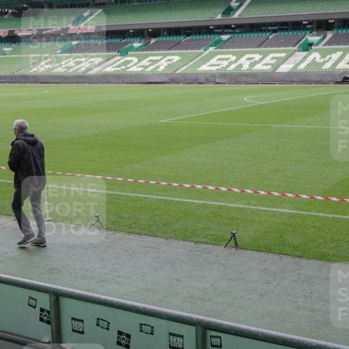 05.10.2025 - 20. swb-Marathon Bremen Michael Burmester http://msf.ph/oto/9225936 05.10.2025 09:54:09 Laufen im Stadion  meine-sportfotos.de