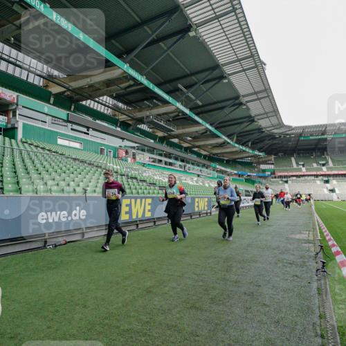 05.10.2025 - 20. swb-Marathon Bremen Michael Burmester http://msf.ph/oto/9225999 05.10.2025 10:42:56 Laufen im Stadion 8225, 9185, 9212, 9276, 9288, 9410, 9476, 9481, 9493, 9526, 9557, 9648, 9664, 9675, 9680, 9726, 9731, 9732, 9734, 9736, 9760, 9784, 9806, 9822, 9823, 9826, 9848, 9861, 9912, 9945, 9972, 9999, 10074, 10146, 10245, 10264, 10316, 10365, 10366, 10396, 10412, 10415, 10417, 10433, 10463, 10596, 10684, 10849, 10860, 10861, 10962, 10969, 11030, 11073, 11083, 11112, 11126, 11142, 11157, 11161, 11170, 11172, 11215, 11240, 11242, 11404, 11536, 9519 meine-sportfotos.de