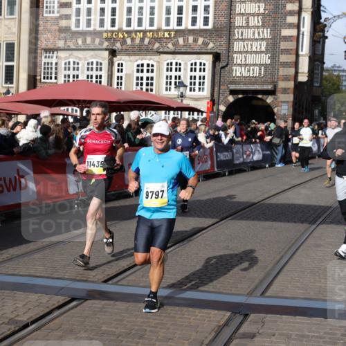 05.10.2025 - 20. swb-Marathon Bremen Yannick Fuchs http://msf.ph/oto/9226033 05.10.2025 10:57:11 Ziel 5172, 9451, 9797, 9937, 10069, 10867, 11168, 11435, 11566 meine-sportfotos.de