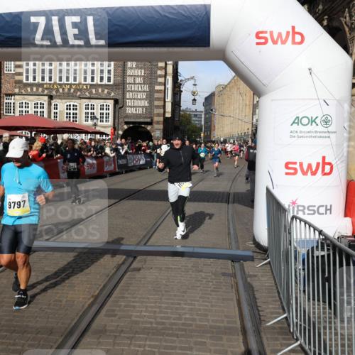 05.10.2025 - 20. swb-Marathon Bremen Yannick Fuchs http://msf.ph/oto/9226050 05.10.2025 10:57:12 Ziel 5172, 9231, 9314, 9451, 9797, 9937, 10069, 10867, 11168, 11435, 11566 meine-sportfotos.de