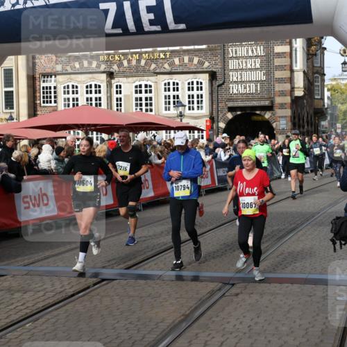 05.10.2025 - 20. swb-Marathon Bremen Yannick Fuchs http://msf.ph/oto/9226051 05.10.2025 11:00:33 Ziel 7215, 9173, 10067, 10071, 10217, 10406, 10492, 10504, 10794, 10930, 11263, 11424, 11619, 11699 meine-sportfotos.de