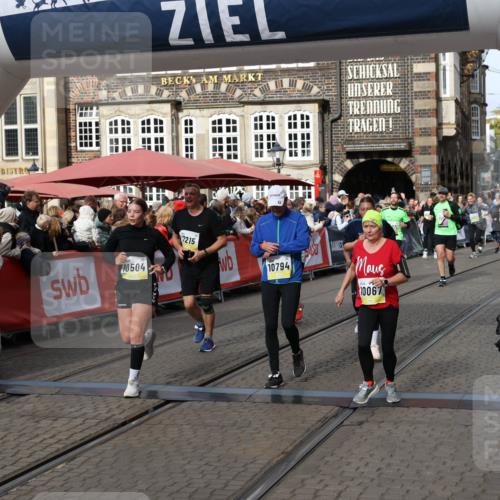 05.10.2025 - 20. swb-Marathon Bremen Yannick Fuchs http://msf.ph/oto/9226056 05.10.2025 11:00:33 Ziel 7215, 9173, 10067, 10071, 10217, 10406, 10492, 10504, 10794, 10930, 11263, 11424, 11619, 11699 meine-sportfotos.de