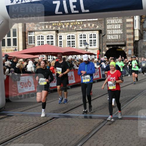 05.10.2025 - 20. swb-Marathon Bremen Yannick Fuchs http://msf.ph/oto/9226063 05.10.2025 11:00:33 Ziel 7215, 9173, 10067, 10071, 10217, 10406, 10492, 10504, 10794, 10930, 11263, 11424, 11619, 11699 meine-sportfotos.de