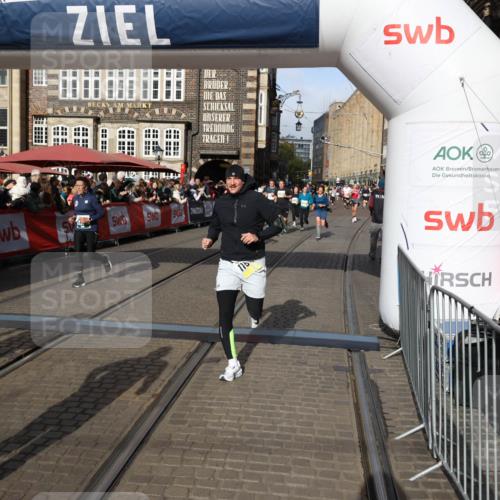 05.10.2025 - 20. swb-Marathon Bremen Yannick Fuchs http://msf.ph/oto/9226066 05.10.2025 10:57:12 Ziel 5172, 9231, 9314, 9451, 9797, 9937, 10069, 10867, 11168, 11435, 11566 meine-sportfotos.de