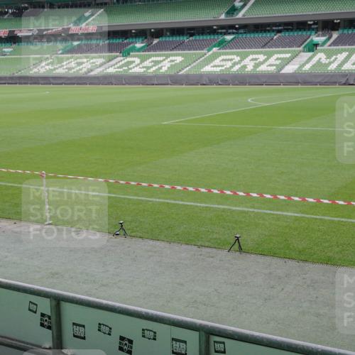 05.10.2025 - 20. swb-Marathon Bremen Michael Burmester http://msf.ph/oto/9226106 05.10.2025 10:07:09 Laufen im Stadion  meine-sportfotos.de