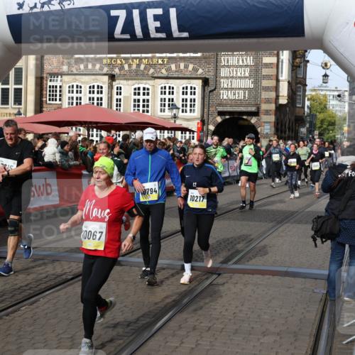 05.10.2025 - 20. swb-Marathon Bremen Yannick Fuchs http://msf.ph/oto/9226134 05.10.2025 11:00:34 Ziel 7215, 9173, 10067, 10071, 10217, 10504, 10794, 10930, 11424, 11595, 11619, 11699 meine-sportfotos.de