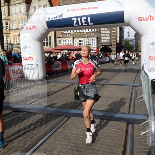 05.10.2025 - 20. swb-Marathon Bremen Yannick Fuchs http://msf.ph/oto/9226135 05.10.2025 10:57:21 Ziel 9231, 9314, 9489, 9577, 9947, 10293, 10545, 10657, 10917, 11015, 11138, 11202, 11434, 11596, 11686 meine-sportfotos.de