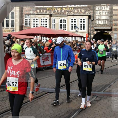 05.10.2025 - 20. swb-Marathon Bremen Yannick Fuchs http://msf.ph/oto/9226167 05.10.2025 11:00:35 Ziel 7215, 9173, 9177, 9531, 10063, 10067, 10071, 10217, 10504, 10794, 10930, 11003, 11534, 11595, 11619, 11699 meine-sportfotos.de