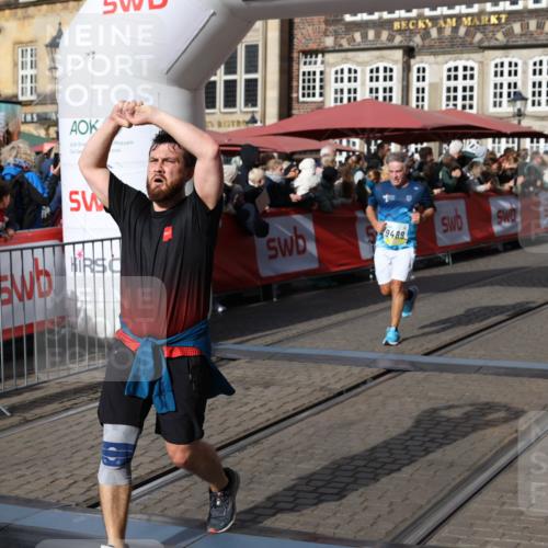 05.10.2025 - 20. swb-Marathon Bremen Yannick Fuchs http://msf.ph/oto/9226173 05.10.2025 10:57:22 Ziel 9231, 9292, 9314, 9450, 9489, 9577, 9947, 10169, 10293, 10545, 10657, 10917, 11015, 11138, 11202, 11434, 11596, 11686 meine-sportfotos.de