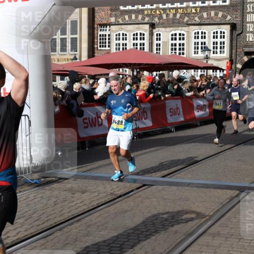 05.10.2025 - 20. swb-Marathon Bremen Yannick Fuchs http://msf.ph/oto/9226177 05.10.2025 10:57:23 Ziel 9292, 9450, 9489, 9577, 9844, 9947, 10169, 10293, 10545, 10657, 10917, 11015, 11138, 11202, 11434, 11596, 11686 meine-sportfotos.de