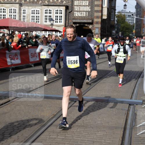 05.10.2025 - 20. swb-Marathon Bremen Yannick Fuchs http://msf.ph/oto/9226203 05.10.2025 10:57:23 Ziel 9292, 9450, 9489, 9577, 9844, 9947, 10169, 10293, 10545, 10657, 10917, 11015, 11138, 11202, 11434, 11596, 11686 meine-sportfotos.de