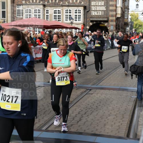 05.10.2025 - 20. swb-Marathon Bremen Yannick Fuchs http://msf.ph/oto/9226206 05.10.2025 11:00:38 Ziel 7178, 7215, 9173, 9177, 9531, 10063, 10067, 10071, 10079, 10217, 10504, 10794, 10930, 11003, 11071, 11255, 11511, 11534, 11595, 11610, 11619 meine-sportfotos.de