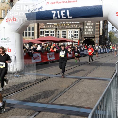 05.10.2025 - 20. swb-Marathon Bremen Yannick Fuchs http://msf.ph/oto/9226351 05.10.2025 10:57:30 Ziel 7101, 9260, 9292, 9450, 9550, 9844, 9947, 10169, 10281, 10367, 10645, 10657, 10950, 11015, 11606 meine-sportfotos.de