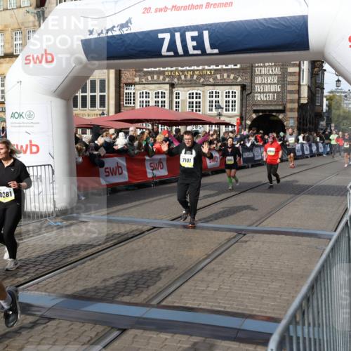 05.10.2025 - 20. swb-Marathon Bremen Yannick Fuchs http://msf.ph/oto/9226355 05.10.2025 10:57:31 Ziel 7101, 9260, 9292, 9450, 9550, 9844, 9947, 10169, 10281, 10367, 10645, 10657, 10950, 11015, 11606 meine-sportfotos.de