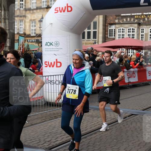 05.10.2025 - 20. swb-Marathon Bremen Yannick Fuchs http://msf.ph/oto/9226356 05.10.2025 11:00:42 Ziel 7178, 9177, 9271, 9531, 10063, 10071, 10079, 11003, 11071, 11162, 11255, 11511, 11534, 11595, 11610, 11619 meine-sportfotos.de