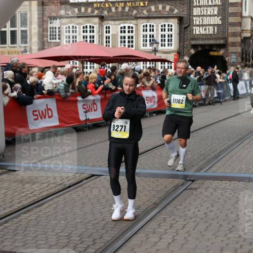 05.10.2025 - 20. swb-Marathon Bremen Yannick Fuchs http://msf.ph/oto/9226430 05.10.2025 11:00:44 Ziel 7178, 9177, 9271, 9272, 9531, 10063, 10079, 10518, 11003, 11071, 11162, 11255, 11511, 11534, 11595, 11610 meine-sportfotos.de
