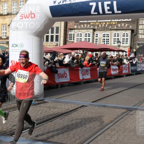 05.10.2025 - 20. swb-Marathon Bremen Yannick Fuchs http://msf.ph/oto/9226433 05.10.2025 10:57:34 Ziel 7101, 9000, 9215, 9260, 9550, 10281, 10367, 10645, 10950, 11606 meine-sportfotos.de