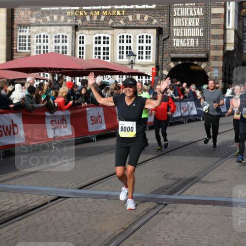 05.10.2025 - 20. swb-Marathon Bremen Yannick Fuchs http://msf.ph/oto/9226466 05.10.2025 10:57:37 Ziel 7101, 9000, 9215, 9625, 9904, 9914, 9962, 10139, 10645, 10950, 11606 meine-sportfotos.de