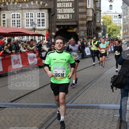 05.10.2025 - 20. swb-Marathon Bremen Yannick Fuchs http://msf.ph/oto/9226475 05.10.2025 11:00:47 Ziel 9271, 9272, 9858, 10079, 10518, 10872, 11034, 11071, 11162, 11511 meine-sportfotos.de