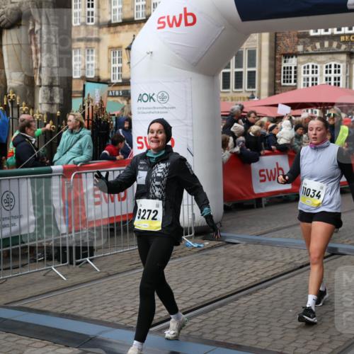 05.10.2025 - 20. swb-Marathon Bremen Yannick Fuchs http://msf.ph/oto/9226527 05.10.2025 11:00:50 Ziel 9272, 9327, 9389, 9827, 9858, 10518, 10872, 10901, 11034, 11162 meine-sportfotos.de