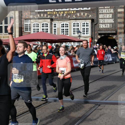 05.10.2025 - 20. swb-Marathon Bremen Yannick Fuchs http://msf.ph/oto/9226529 05.10.2025 10:57:39 Ziel 9000, 9215, 9625, 9747, 9904, 9914, 9962, 10139, 10739, 10950, 11360, 11606 meine-sportfotos.de
