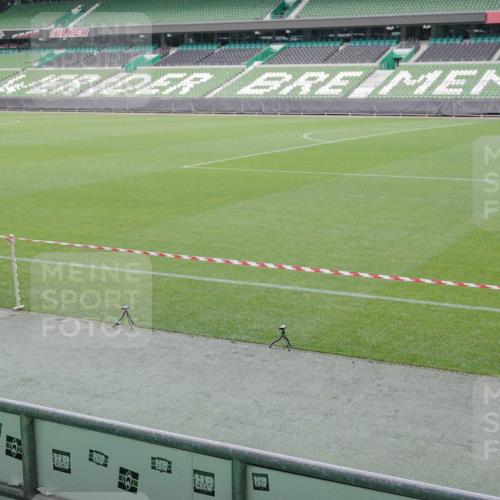 05.10.2025 - 20. swb-Marathon Bremen Michael Burmester http://msf.ph/oto/9226544 05.10.2025 10:13:22 Laufen im Stadion  meine-sportfotos.de