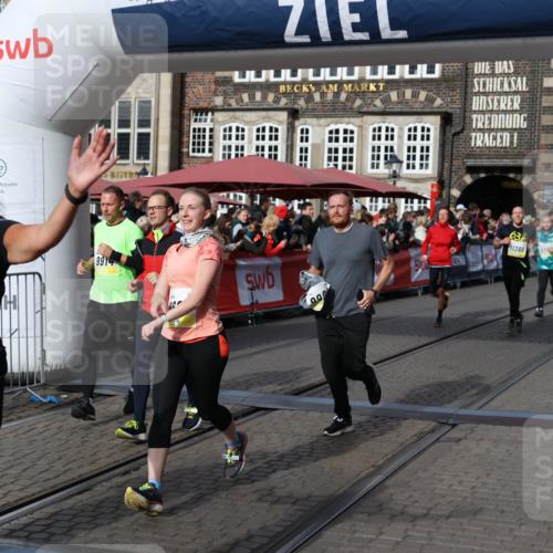 05.10.2025 - 20. swb-Marathon Bremen Yannick Fuchs http://msf.ph/oto/9226557 05.10.2025 10:57:40 Ziel 9000, 9215, 9625, 9747, 9904, 9914, 9962, 10139, 10694, 10739, 11360, 11583 meine-sportfotos.de