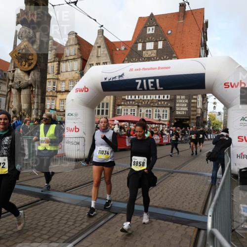 05.10.2025 - 20. swb-Marathon Bremen Yannick Fuchs http://msf.ph/oto/9226563 05.10.2025 11:00:52 Ziel 9272, 9327, 9389, 9827, 9858, 10182, 10518, 10571, 10690, 10872, 10901, 11034 meine-sportfotos.de