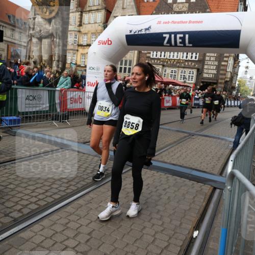 05.10.2025 - 20. swb-Marathon Bremen Yannick Fuchs http://msf.ph/oto/9226586 05.10.2025 11:00:52 Ziel 9272, 9327, 9389, 9827, 9858, 10182, 10518, 10571, 10690, 10872, 10901, 11034 meine-sportfotos.de