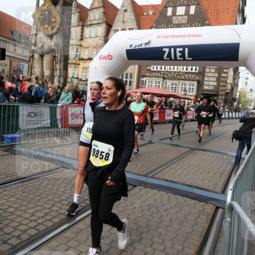 05.10.2025 - 20. swb-Marathon Bremen Yannick Fuchs http://msf.ph/oto/9226603 05.10.2025 11:00:53 Ziel 9272, 9327, 9389, 9827, 9858, 10182, 10518, 10571, 10690, 10872, 10901, 11034 meine-sportfotos.de