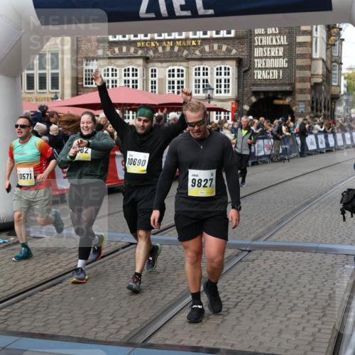 05.10.2025 - 20. swb-Marathon Bremen Yannick Fuchs http://msf.ph/oto/9226638 05.10.2025 11:00:55 Ziel 9327, 9389, 9827, 9858, 10182, 10571, 10690, 10872, 10901, 11034, 11155 meine-sportfotos.de