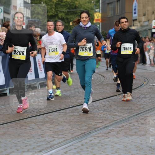 05.10.2025 - 20. swb-Marathon Bremen Strokosch-Dieckow http://msf.ph/oto/9226640 05.10.2025 10:49:21 Ziel 9206, 9233, 9435, 9555, 9708, 10118, 10381, 10519, 10673, 10715, 10735, 11319, 11487, 11598, 11672 meine-sportfotos.de