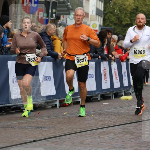 05.10.2025 - 20. swb-Marathon Bremen Strokosch-Dieckow http://msf.ph/oto/9226782 05.10.2025 10:49:32 Ziel 9626, 9627, 10170, 10381, 10636, 10712, 10888, 11579 meine-sportfotos.de