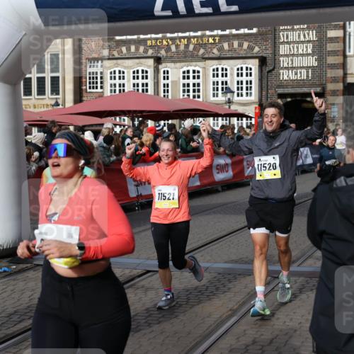 05.10.2025 - 20. swb-Marathon Bremen Yannick Fuchs http://msf.ph/oto/9226829 05.10.2025 10:57:51 Ziel 9309, 9372, 9585, 9943, 9979, 10225, 10250, 10329, 10341, 10555, 10754, 11352, 11520, 11521, 11731 meine-sportfotos.de