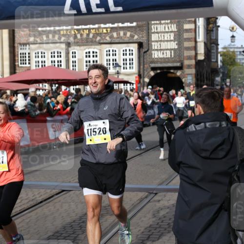 05.10.2025 - 20. swb-Marathon Bremen Yannick Fuchs http://msf.ph/oto/9226848 05.10.2025 10:57:52 Ziel 9309, 9372, 9585, 9943, 9979, 10225, 10250, 10329, 10341, 10555, 11457, 11520, 11521, 11731, 11744 meine-sportfotos.de