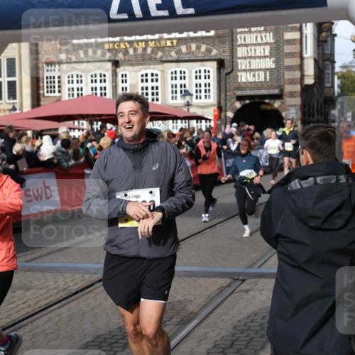 05.10.2025 - 20. swb-Marathon Bremen Yannick Fuchs http://msf.ph/oto/9226873 05.10.2025 10:57:52 Ziel 9309, 9372, 9585, 9943, 9979, 10225, 10250, 10329, 10341, 10555, 11457, 11520, 11521, 11731, 11744 meine-sportfotos.de