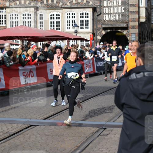 05.10.2025 - 20. swb-Marathon Bremen Yannick Fuchs http://msf.ph/oto/9226900 05.10.2025 10:57:53 Ziel 9372, 9585, 9943, 9979, 10225, 10250, 10329, 10341, 10555, 10890, 11457, 11520, 11521, 11575, 11731, 11744 meine-sportfotos.de