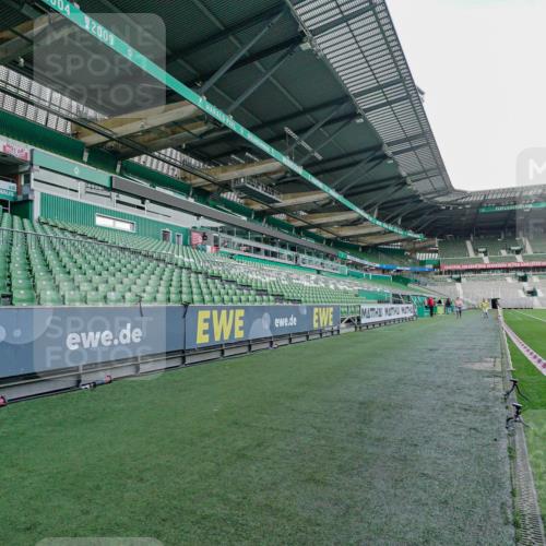 05.10.2025 - 20. swb-Marathon Bremen Michael Burmester http://msf.ph/oto/9226907 05.10.2025 10:59:09 Laufen im Stadion 9376, 10528, 11302 meine-sportfotos.de