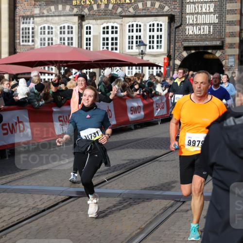 05.10.2025 - 20. swb-Marathon Bremen Yannick Fuchs http://msf.ph/oto/9226924 05.10.2025 10:57:53 Ziel 9372, 9585, 9943, 9979, 10225, 10250, 10329, 10341, 10555, 10890, 11457, 11520, 11521, 11575, 11731, 11744 meine-sportfotos.de
