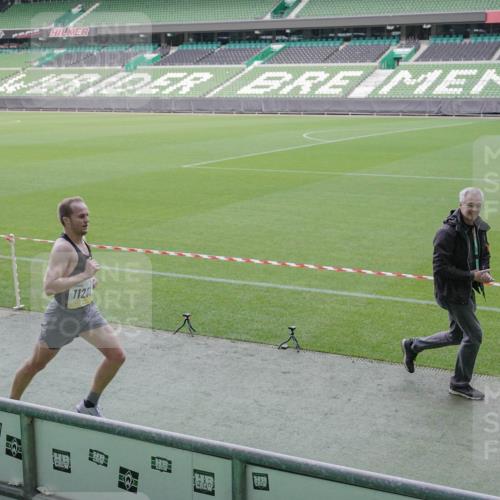 05.10.2025 - 20. swb-Marathon Bremen Michael Burmester http://msf.ph/oto/9227000 05.10.2025 10:17:53 Laufen im Stadion 11, 9291, 10905, 11201, 11739 meine-sportfotos.de