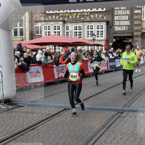 05.10.2025 - 20. swb-Marathon Bremen Yannick Fuchs http://msf.ph/oto/9227043 05.10.2025 11:01:06 Ziel 9208, 9600, 9954, 10228, 10258, 10359 meine-sportfotos.de