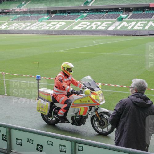05.10.2025 - 20. swb-Marathon Bremen Michael Burmester http://msf.ph/oto/9227046 05.10.2025 10:18:56 Laufen im Stadion 9280, 9996, 11730, 11201 meine-sportfotos.de
