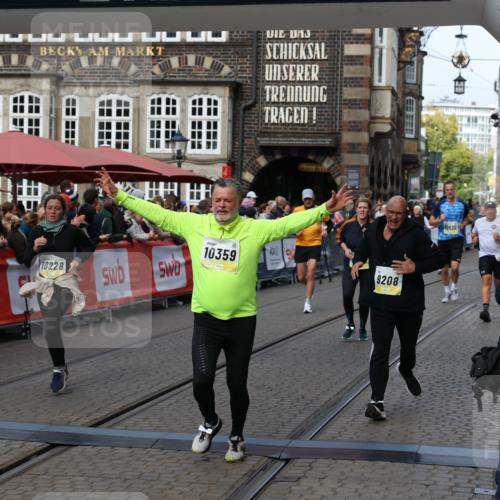 05.10.2025 - 20. swb-Marathon Bremen Yannick Fuchs http://msf.ph/oto/9227090 05.10.2025 11:01:07 Ziel 9208, 9305, 9600, 9954, 10228, 10258, 10359 meine-sportfotos.de
