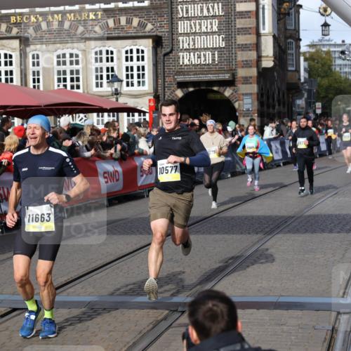 05.10.2025 - 20. swb-Marathon Bremen Yannick Fuchs http://msf.ph/oto/9227283 05.10.2025 10:58:06 Ziel 9221, 9568, 9719, 9872, 10577, 10651, 10703, 10793, 10975, 11023, 11116, 11301, 11469, 11601, 11663 meine-sportfotos.de