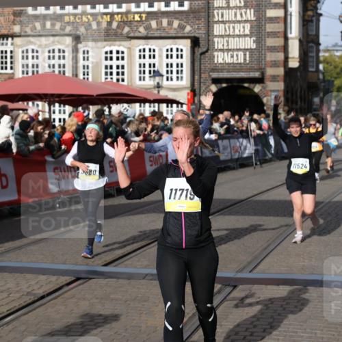 05.10.2025 - 20. swb-Marathon Bremen Yannick Fuchs http://msf.ph/oto/9227294 05.10.2025 11:01:15 Ziel 9305, 9443, 9880, 9954, 10477, 10630, 11053, 11524, 11719 meine-sportfotos.de