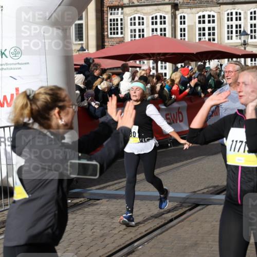 05.10.2025 - 20. swb-Marathon Bremen Yannick Fuchs http://msf.ph/oto/9227310 05.10.2025 11:01:16 Ziel 9182, 9305, 9443, 9880, 9954, 10477, 10630, 10914, 11053, 11337, 11338, 11524, 11719 meine-sportfotos.de