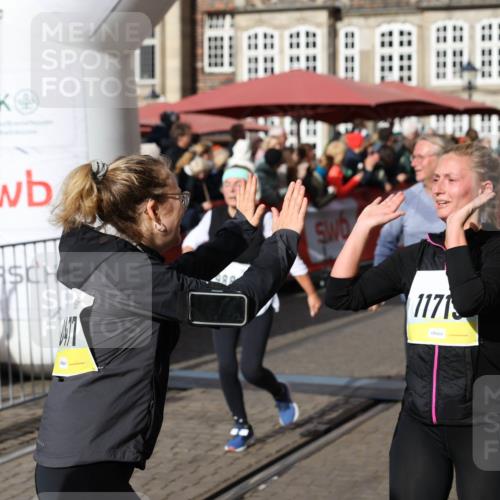 05.10.2025 - 20. swb-Marathon Bremen Yannick Fuchs http://msf.ph/oto/9227323 05.10.2025 11:01:16 Ziel 9182, 9305, 9443, 9880, 9954, 10477, 10630, 10914, 11053, 11337, 11338, 11524, 11719 meine-sportfotos.de