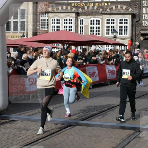05.10.2025 - 20. swb-Marathon Bremen Yannick Fuchs http://msf.ph/oto/9227332 05.10.2025 10:58:09 Ziel 9568, 9576, 9582, 9719, 9872, 10127, 10395, 10577, 10703, 10793, 11058, 11116, 11301, 11601, 11663 meine-sportfotos.de