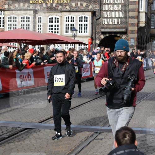 05.10.2025 - 20. swb-Marathon Bremen Yannick Fuchs http://msf.ph/oto/9227348 05.10.2025 10:58:10 Ziel 9568, 9576, 9582, 9872, 10127, 10395, 10459, 10577, 10703, 10793, 11058, 11601, 11663 meine-sportfotos.de